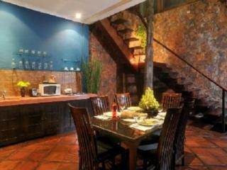 Catur Kembar Villa *