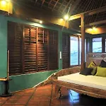 Catur Kembar Villa