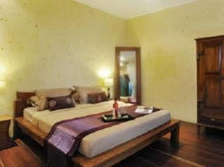 Catur Kembar Villa *